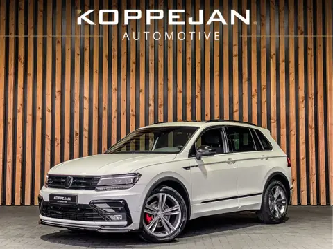 Volkswagen Tiguan 1.4 TSI ACT 150PK DSG Highline Business R | R-LINE | PANORAMADAK | BLACK EDITION |