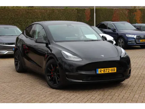 Tesla Model Y Performance AWD 75 kWh / SoH 93,1% / Trekhaak / Autopilot / Panoramadak / Camera / Key