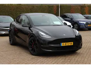 Tesla Model Y Performance AWD 75 kWh / SoH 93,1% / Trekhaak / Autopilot / Panoramadak / Camera / Key