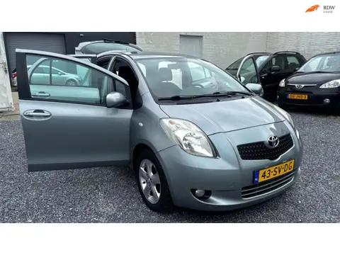 Toyota Yaris 1.3 VVTi Luna | Zeer netjes
