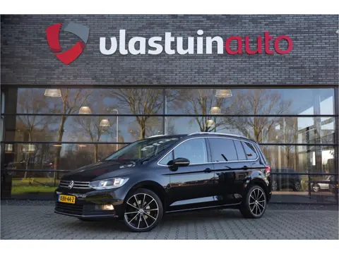 Volkswagen Touran 1.5 TSI Highline 7p , Adap. cruise, Trekhaak, Carplay, Stoel/stuurverwarming,
