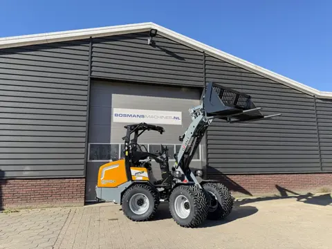GIANT G2700 X-TRA HD+ minishovel NIEUW (giekvering, pro-inching - kogeltrekhaak)