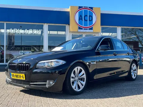 BMW 5-serie 523i 6-Cilinder Executive | Orig. NL | Zomer- en Winterset | Trekhaak |