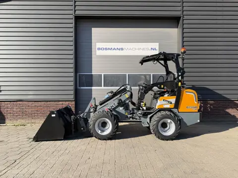 Giant G2300 X-TRA HD minishovel NIEUW (pro inching / kogeltrekhaak)