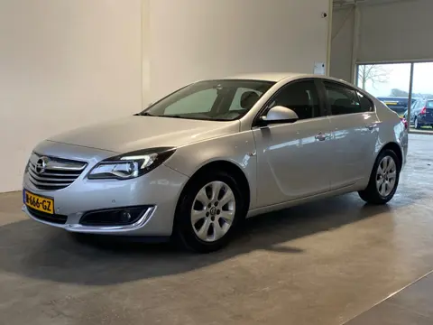 Opel Insignia 1.6 T 170PK Automaat Trekhaak Xenon/Led
