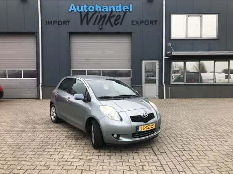 Toyota Yaris 1.3 VVTi Luna