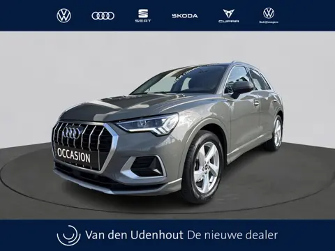 Audi Q3 35 TFSI 150Pk Business Edition / Trekhaak / Stoelverwarming / PDC V+A