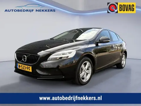 VOLVO V40 1.5 T3 MOMENTUM