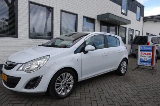 OPEL CORSA 1.2-16V COSMO