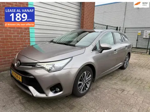 Toyota Avensis Touring Sports 1.8 VVT-i Lease Pro Navi! Bj:2015