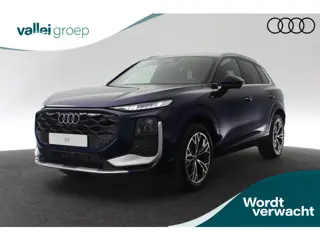 Audi Q3 S edition e-hybrid 272 pk | Tech plus | Velgen 19 inch | Sportstoelen zwart leder-kunstleder