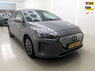 Hyundai IONIQ Comfort EV 38 kWh+Led+navigatie+camera+parkeer-Hulp SOH 100% actieradius = 300KM !