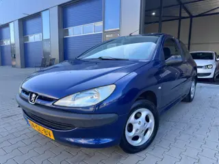 Peugeot 206 1.4 XT schuifdak evt nieuwe apk!! inruil topper!!