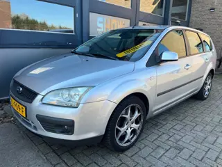 Ford Focus Wagon 2.0-16V Futura Automaat