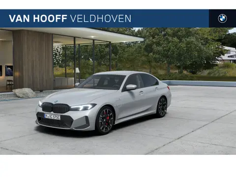BMW 3 Serie 330e M Sport Automaat / Sportstoelen / Adaptieve LED / M Adaptief onderstel / Achteruitr