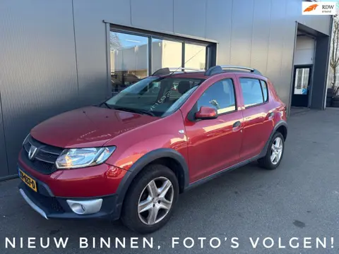 Dacia Sandero TCe 90 Stepway Lauréate / Airco / Navigatie / Parkeersensoren achter!