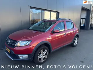 Dacia Sandero TCe 90 Stepway Lauréate / Airco / Navigatie / Parkeersensoren achter!