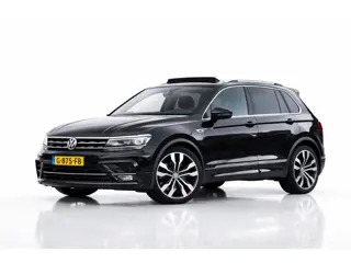Volkswagen Tiguan 1.5 TSI ACT Highline R-Line | TREKHAAK | PANORAMADAK | DYNAUDIO | VIRTUAL | NAP