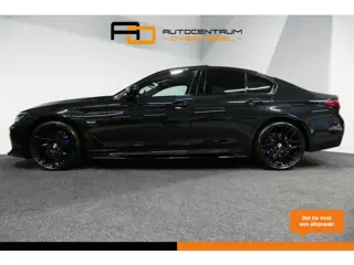 BMW 5-serie 530e xDrive M Sport / Schuif-/kanteldak/ M Performance stoelen / M Sport Bodykit / Elekt