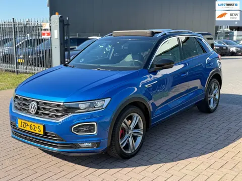Volkswagen T-ROC 1.5 TSI R-Line 150PK DSG 2019 Pano Camera Blauw