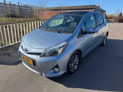 Toyota Yaris 1.5 Full Hybrid Dynamic (bj 2012, automaat)