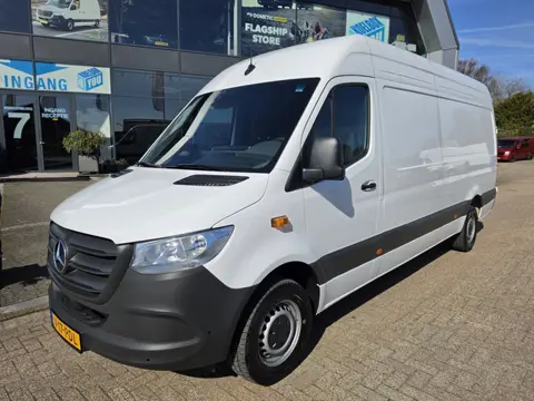 Mercedes-Benz Sprinter 317 CDI L3-H2 RWD Automaat * Camera * Trekhaak * MBUX * NAVI *