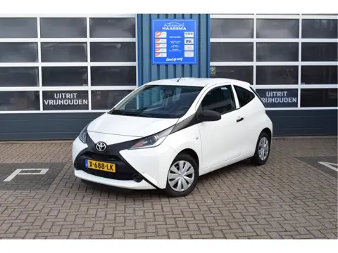Toyota Aygo 1.0 VVT-i x-now AIRCO Wordt met nieuwe APK geleverd