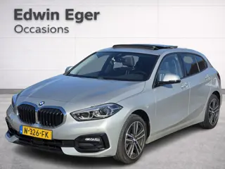 BMW 1-serie 118i Business Edition | Sportline | Panoramadak | M sport stuur | Sportstoelen