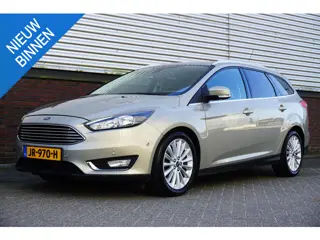 Ford Focus Wagon 1.0 Titanium/Nwe Distributieriem/Trekhaak/Navi/ Zeer compleet/2e Eigenaar.
