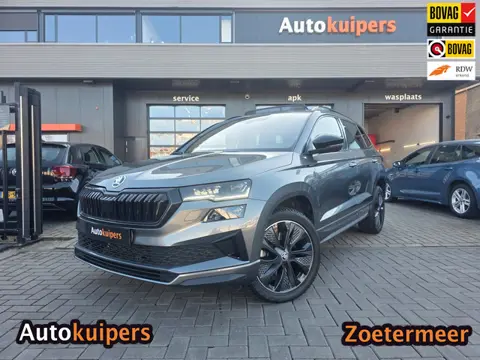 Skoda Karoq 1.5 TSI ACT Sportline | Met o.a. panoramadak, achteruitrijcamera, AppleCarPlay/AndroidAu