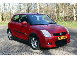Suzuki Swift 1.5 Exclusive Automaat (bj 2005)