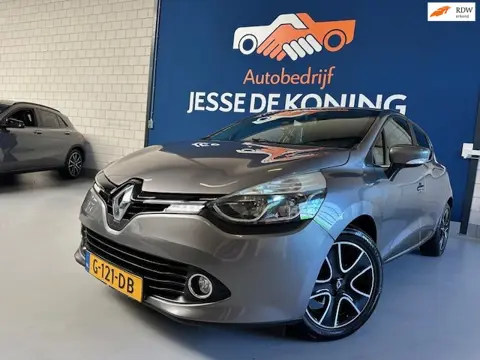 Renault Clio 0.9 TCe Limited / bj.2016 / kleur: grijs / 5 deurs / navigatie / climate / cruise / APK
