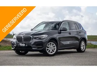 BMW X5 xDrive45e CARPLAY  / CAMERA / DEALER ONDERHOUDEN / BRUIN LEER / STOELVERWARMING