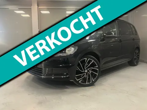 Volkswagen TOURAN Active 1.5TSi DSG | 7 persoons | Apple Carplay | 19"Lichtmetalen velgen |