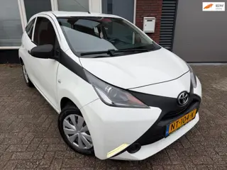 Toyota Aygo 1.0 VVT-i x / LED / NAP