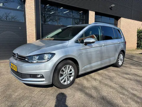 Volkswagen Touran 1.5 TSI Highline Business R 7p Trekhaak