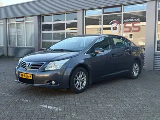 Toyota Avensis 1.8 VVTi Business AUTOMAAT LEER TREKHAAK AIRCO CRUISE