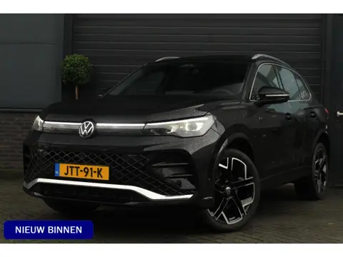 Volkswagen Tiguan 2.0 TSI 4Motion R-line Elegance | Panoramadak | Trekhaak | HUD | ACC | DCC | 360 C