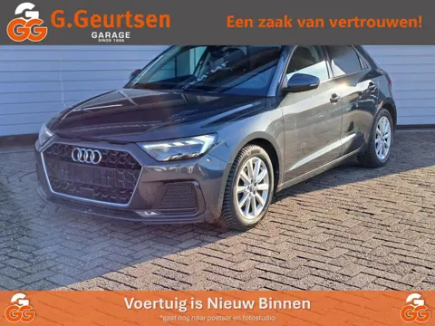 Audi A1 Sportback 30 TFSI Advanced epic Stoelverwarming, Apple Carplay/Android Auto, Camera, Digital