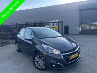 Peugeot 208 1.6 B.HDi Allure Clima Parksensor Led light