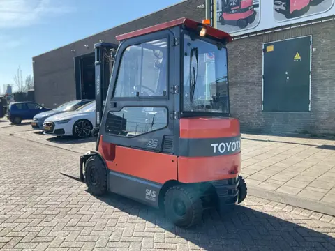 Toyota 7FBMF25 2500KG 5.00METER HEFTRUCK (bj 2003)