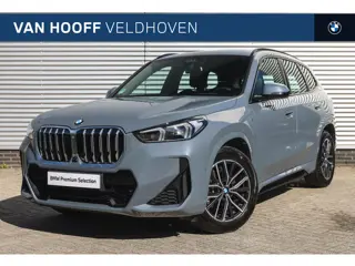 BMW X1 sDrive20i High Executive M Sport Automaat / Trekhaak / Sportstoelen / Stoelverwarming / Adapt