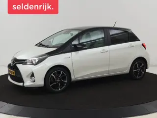 Toyota Yaris 1.5 Hybrid Dynamic Bi-Tone | Automaat | Camera | Sportonderstel | Cruise Control | Keyl