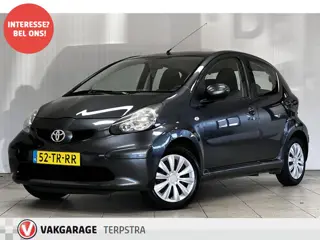 Toyota Aygo 1.0-12V +/ 5-DRS/ Radio-CD+AUX/ Elek.Pakket/ Isofix/ Metallic Lak/ C.V.Afstand.