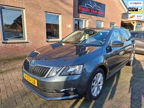 Skoda Octavia Combi 1.0 TSI Greentech Business Edition. Leder, trekhaak, carplay, stoelverwarming, e