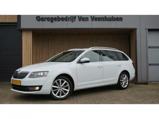 Skoda Octavia Combi 1.4 TSI 150pk DSG Style Businessline Canton Keyless Xenon 17inch LM Trekhaak Sto