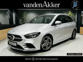 Mercedes-Benz B-Klasse 180 AMG // Trekhaak // Camera // Elek. Achterklep // Carplay // LED Koplampen