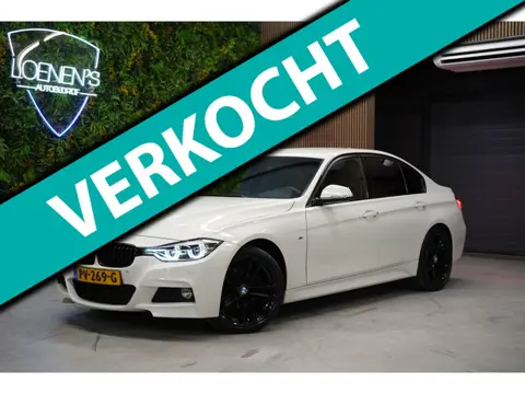 BMW 3-serie 318i M Sport / Shadow Line / CarPlay / Camera
