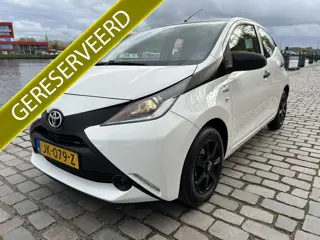 Toyota Aygo 1.0 VVT-i x-now airco 60.000 KM ! Nieuwstaat