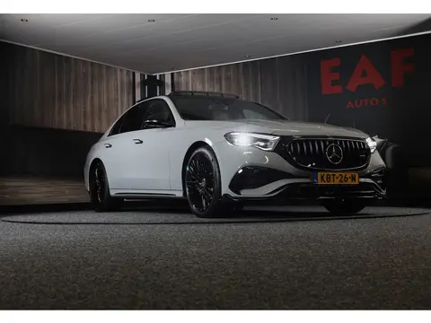 Mercedes-Benz E-klasse 400 e 4MATIC AMG 53 Look / Hyperscreen / Massage / Burmester / Head Up / Luch